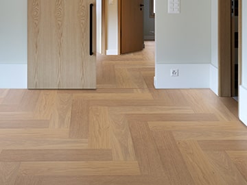 Сравнение палубной укладки и рисунка ёлочки в одной комнате